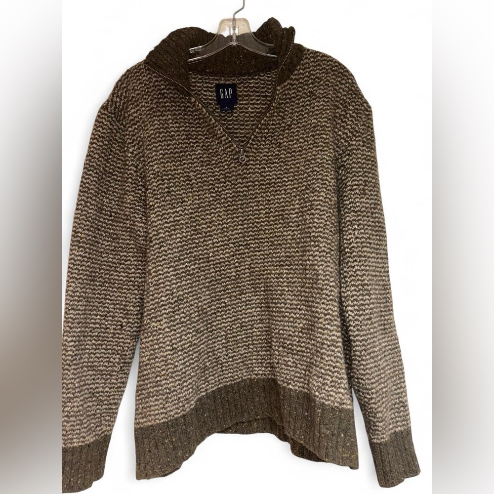 GAP sweater